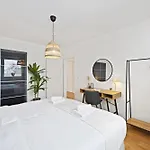Wohlfuehlapartment, Zentral, 200m Zur Uni, Parkplatz, Boxspringbetten, Massagesessel, Nespresso, Lan & Wifi * Wolfsburg