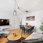 Wohlfuehlapartment, Zentral, 200m Zur Uni, Parkplatz, Boxspringbetten, Massagesessel, Nespresso, Lan & Wifi Apartamento
