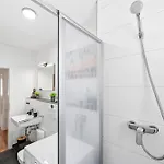 Wohlfuehlapartment, Zentral, 200m Zur Uni, Parkplatz, Boxspringbetten, Massagesessel, Nespresso, Lan & Wifi Apartamento *