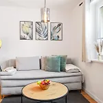 Wohlfuehlapartment, Zentral, 200m Zur Uni, Parkplatz, Boxspringbetten, Massagesessel, Nespresso, Lan & Wifi شقة ولفسبورج