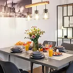 Wohlfuehlapartment, Zentral, 200m Zur Uni, Parkplatz, Boxspringbetten, Massagesessel, Nespresso, Lan & Wifi *