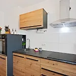 Wohlfuehlapartment, Zentral, 200m Zur Uni, Parkplatz, Boxspringbetten, Massagesessel, Nespresso, Lan & Wifi