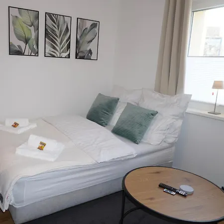 Wohlfuehlapartment, Parkplatz, Boxspringbetten, Massagesessel, Nespresso, 1gbit Lan & Wifi, Innenstadt