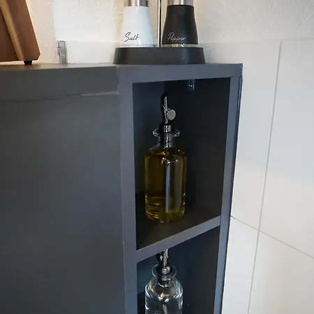 Wohlfuehlapartment, Parkplatz, Boxspringbetten, Massagesessel, Nespresso, 1gbit Lan & Wifi, Innenstadt Appartement *