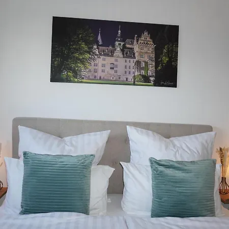 Wohlfuehlapartment, Parkplatz, Boxspringbetten, Massagesessel, Nespresso, 1gbit Lan & Wifi, Innenstadt *