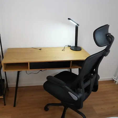 Wohlfuehlapartment, Parkplatz, Boxspringbetten, Massagesessel, Nespresso, 1gbit Lan & Wifi, Innenstadt Appartement Wolfsbourg
