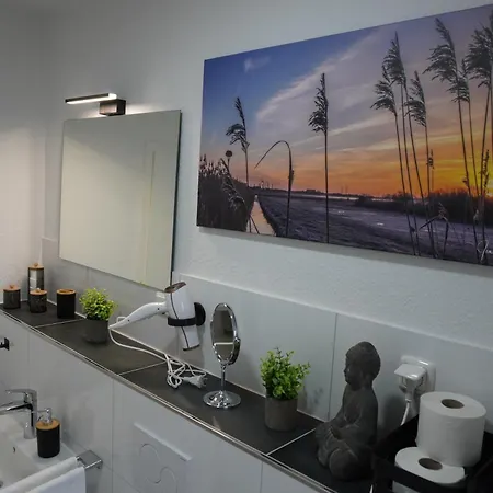 Wohlfuehlapartment, Parkplatz, Boxspringbetten, Massagesessel, Nespresso, 1gbit Lan & Wifi, Innenstadt Appartement *