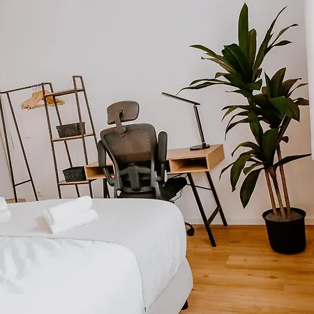 Appartement Wohlfuehlapartment, Parkplatz, Boxspringbetten, Massagesessel, Nespresso, 1gbit Lan & Wifi, Innenstadt *