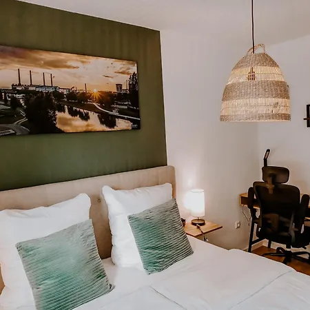 Wohlfuehlapartment, Parkplatz, Boxspringbetten, Massagesessel, Nespresso, 1gbit Lan & Wifi, Innenstadt *