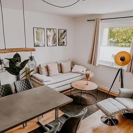 Wohlfuehlapartment, Parkplatz, Boxspringbetten, Massagesessel, Nespresso, 1gbit Lan & Wifi, Innenstadt *