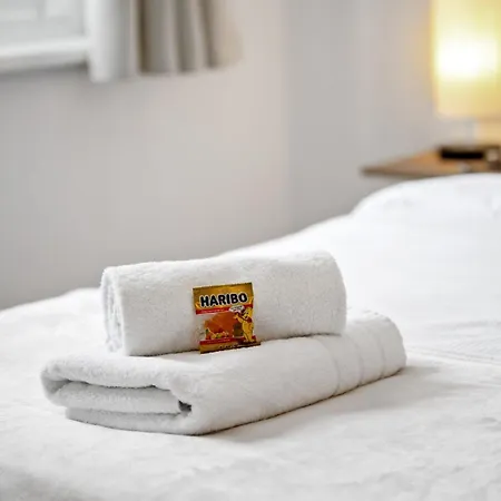 Wohlfuehlapartment, Zentral, 200m Zur Uni, Parkplatz, Boxspringbetten, Massagesessel, Nespresso, Lan & Wifi Lejlighed