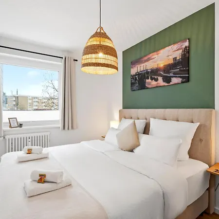Wohlfuehlapartment, Zentral, 200m Zur Uni, Parkplatz, Boxspringbetten, Massagesessel, Nespresso, Lan & Wifi * Wolfsburg