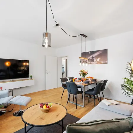 Wohlfuehlapartment, Zentral, 200m Zur Uni, Parkplatz, Boxspringbetten, Massagesessel, Nespresso, Lan & Wifi Apartmán
