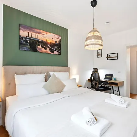 Wohlfuehlapartment, Zentral, 200m Zur Uni, Parkplatz, Boxspringbetten, Massagesessel, Nespresso, Lan & Wifi