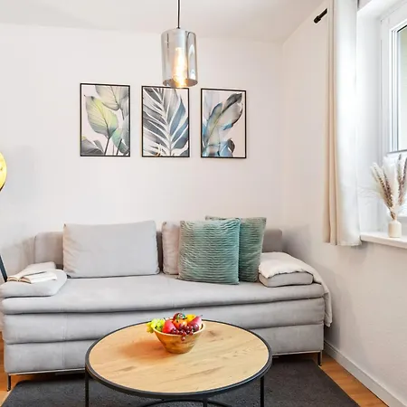 Wohlfuehlapartment, Zentral, 200m Zur Uni, Parkplatz, Boxspringbetten, Massagesessel, Nespresso, Lan & Wifi Lejlighed Wolfsburg