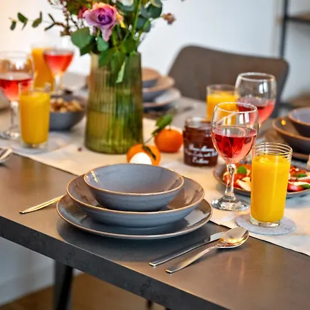 Wohlfuehlapartment, Zentral, 200m Zur Uni, Parkplatz, Boxspringbetten, Massagesessel, Nespresso, Lan & Wifi Apartmán *