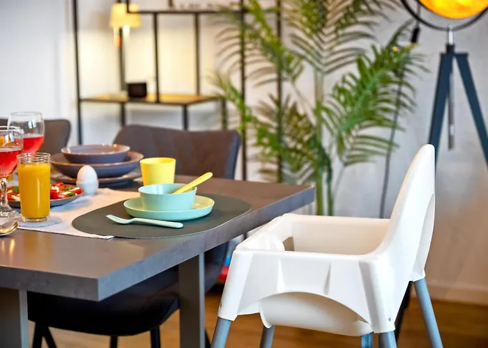 Apartment Wohlfühlapartment, Parkplatz, Boxspringbetten, Massagesessel, Nespresso, 1gbit Lan&wifi, Innenstadt *