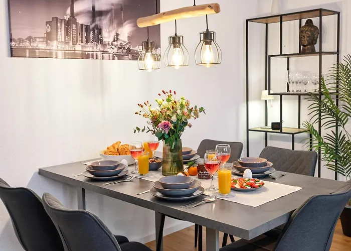 Wohlfuehlapartment, Zentral, 200m Zur Uni, Parkplatz, Boxspringbetten, Massagesessel, Nespresso, 1gbit Lan & Wifi *